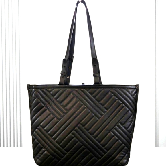 Betsey J Blk Quilted Tote with Eiffel Tower coin purse 2fer - Picture 2 of 3